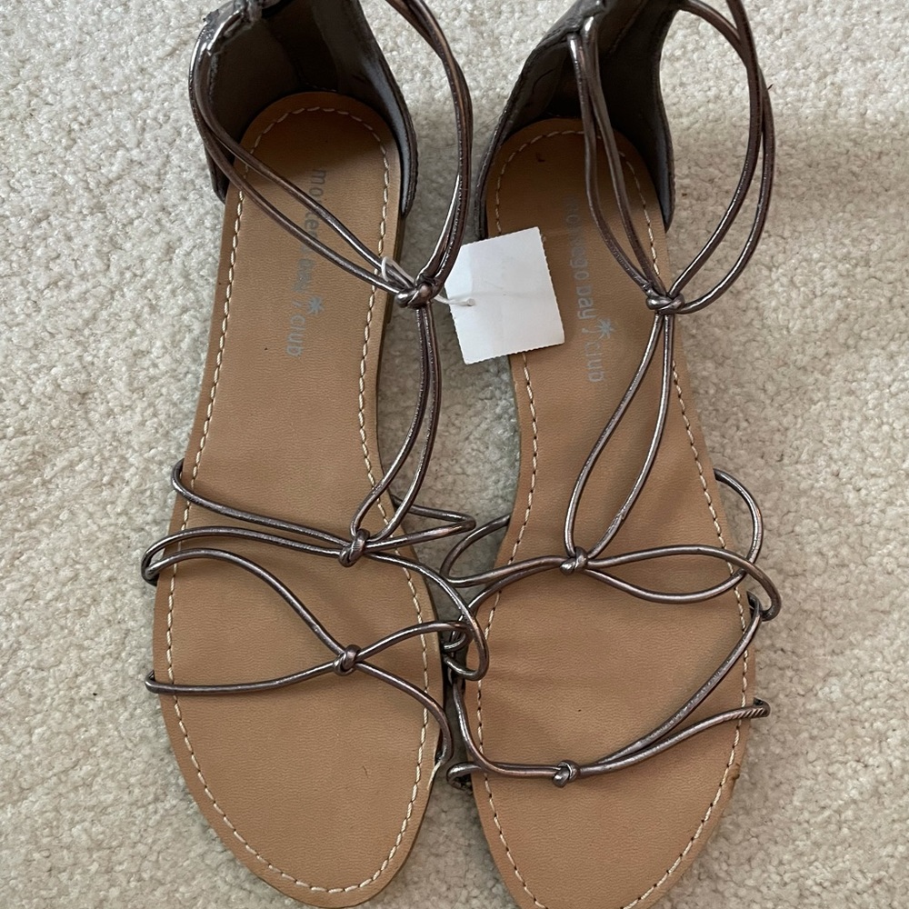 NWT Montego Bay Club Silver Gladiator Sandals